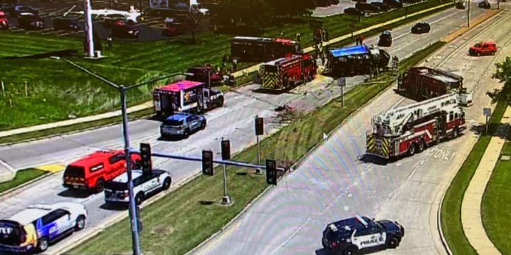 Dump truck detaches from tow truck in Appleton, killing a driver