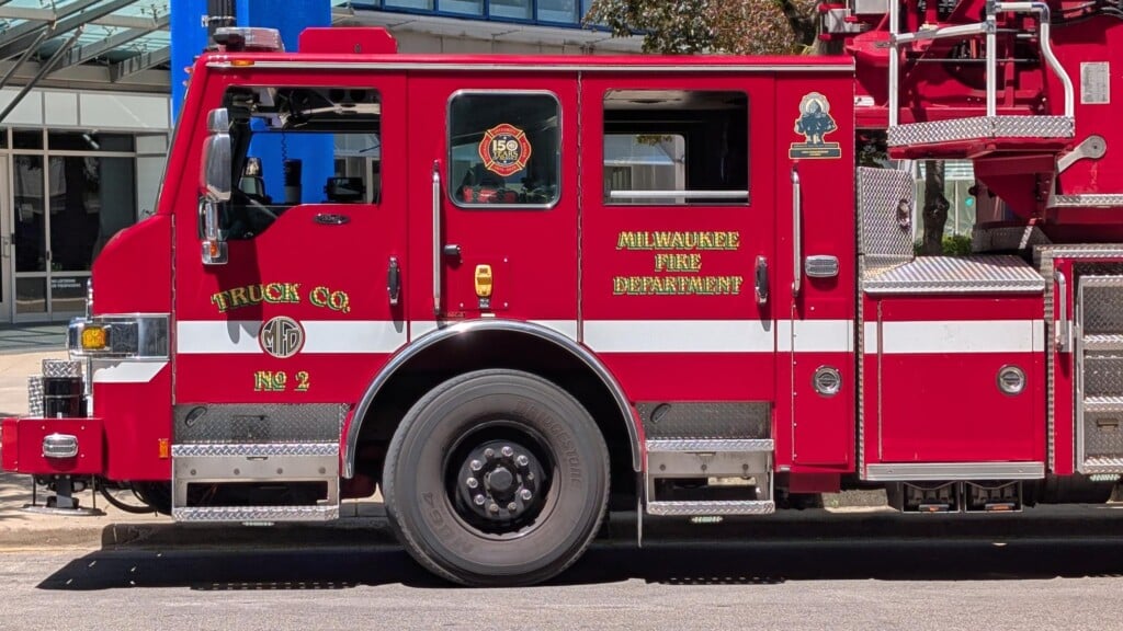 Woman gets probation for starting 5-alarm fire in abandoned Milwaukee warehouse