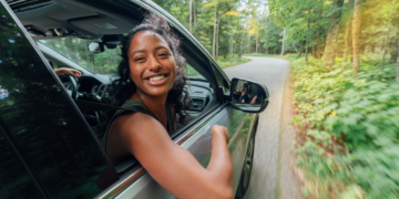 Girlfriends Group Road Trips To Cave Point County Park In Door County (Photo: Travel Wisconsin)