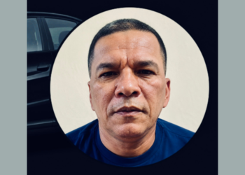 screenshot of the driver’s Lyft profile, which lists him as “Julian Daza” driving a black Honda HR-V.