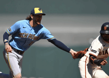 Arraez and Susac help the Giants rout the Brewers 16-3