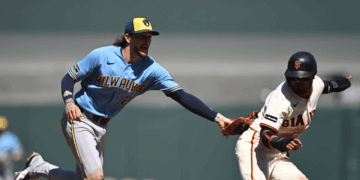 Arraez and Susac help the Giants rout the Brewers 16-3