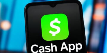 CANADA - 2025/12/21: In this photo illustration, the Cash App logo is seen displayed on a smartphone screen. (Photo Illustration by Thomas Fuller/SOPA Images/LightRocket via Getty Images)