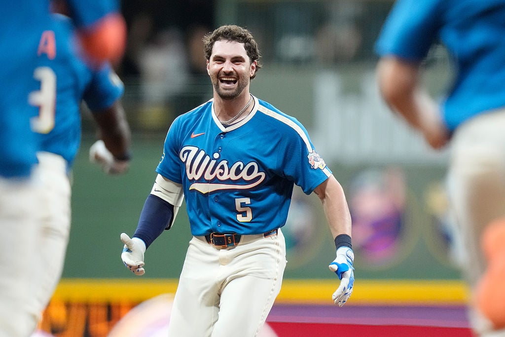 Garrett Mitchell’s walk-off single in 10th lifts Brewers to 2-1 win over Marlins