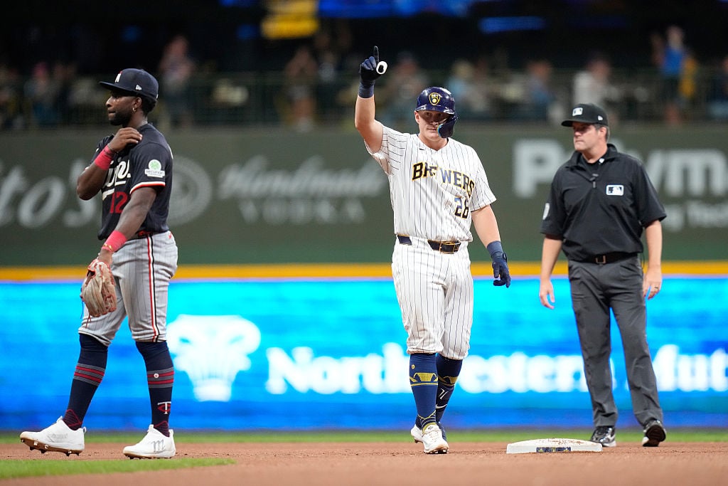 Andrew Vaughn gives Brewers the lead in the 8th in 4-3 victory to even series against Twins