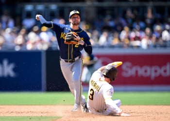 Padres win 4-3 in 11 innings to sweep MLB-leading Brewers