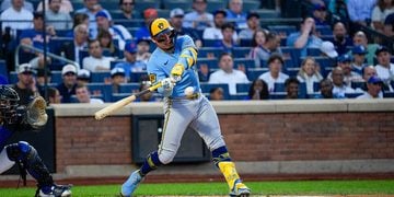 William Contreras swings the bat at Citi Field in Queens, New York.