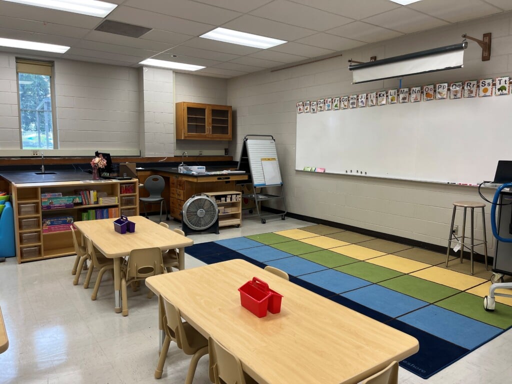 Lincoln Avenue School teachers receive supplies for upcoming school year