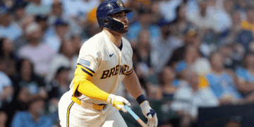 Garrett Mitchell and Gary Sánchez help Brewers score 6 in 1st inning and beat Mariners 7-4