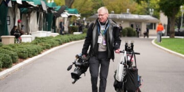 CNN Senior Photojournalist and contributing Producer Peter Morris, arrives on the White House grounds, Thursday, Sept. 24, 2026, in Washington. (AP Photo/Mark Schiefelbein)