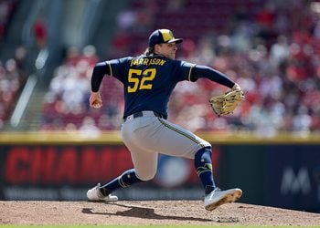 Reds take first series victory against Brewers in Cincinnati since 2022 with 12-8 finale win on Sunday