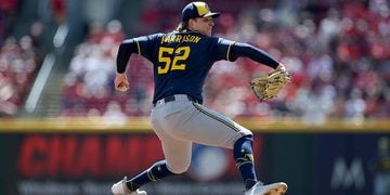 Reds take first series victory against Brewers in Cincinnati since 2022 with 12-8 finale win on Sunday