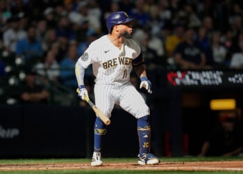 Cincinnati Reds v Milwaukee Brewers