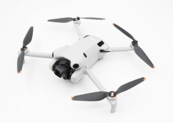 DJI Mini 4 Pro drone from February 2, 2024, from Jacek Halicki. This file is licensed under the Creative Commons Attribution-Share Alike 4.0 International license.