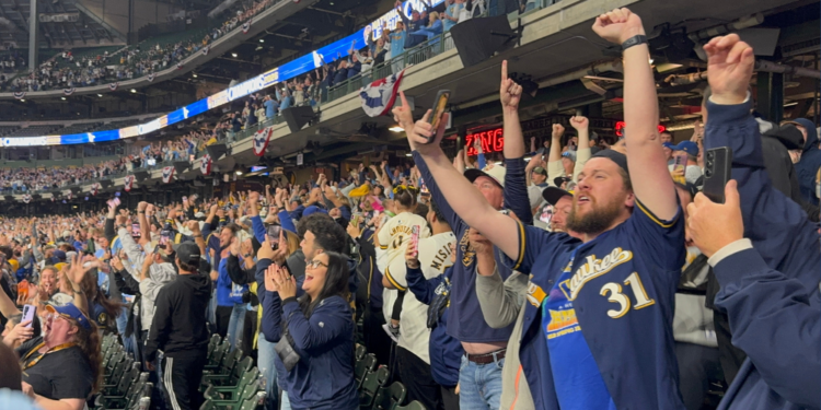 Fans celebrate the Brewers National League title at the American Family Field watch party on October 15, 2026 (Photo: Elisabeth Montemurro)