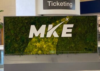 Inside Milwaukee Mitchell International Airport sign concourse in 2022. (Photo: Elisabeth Montemurro)