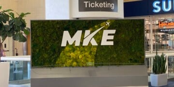 Inside Milwaukee Mitchell International Airport sign concourse in 2022. (Photo: Elisabeth Montemurro)